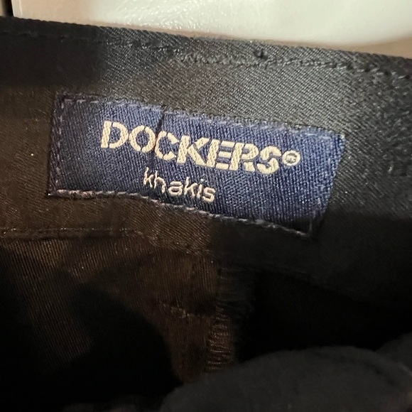 D16.22 Dockers Khaki Black Shorts 36 - Picture 2 of 7